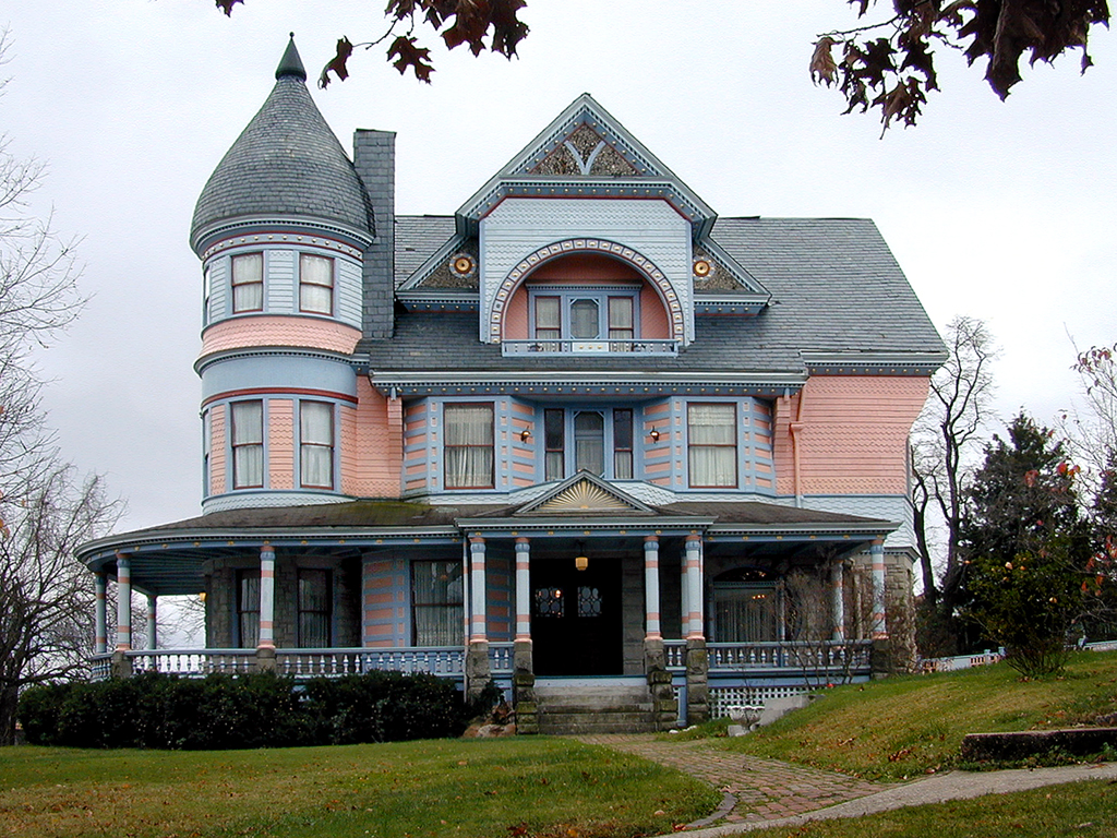 Gingerbread House In Eureka Springs...