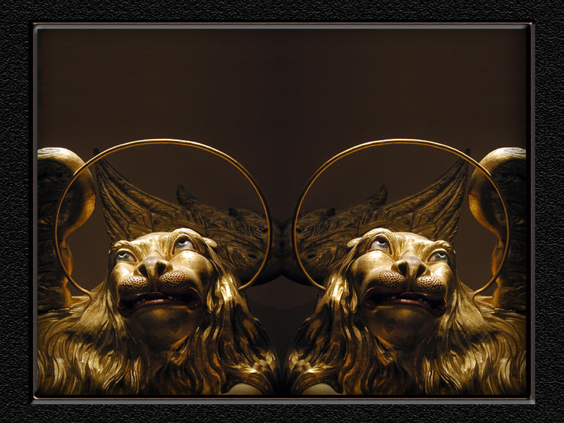 Tower Lion in Stereo...